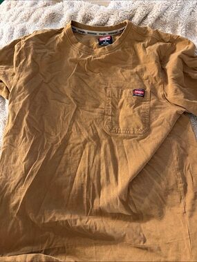 Wrangler Men’s Short-Sleeve Pocket Tee in Caramel Brown